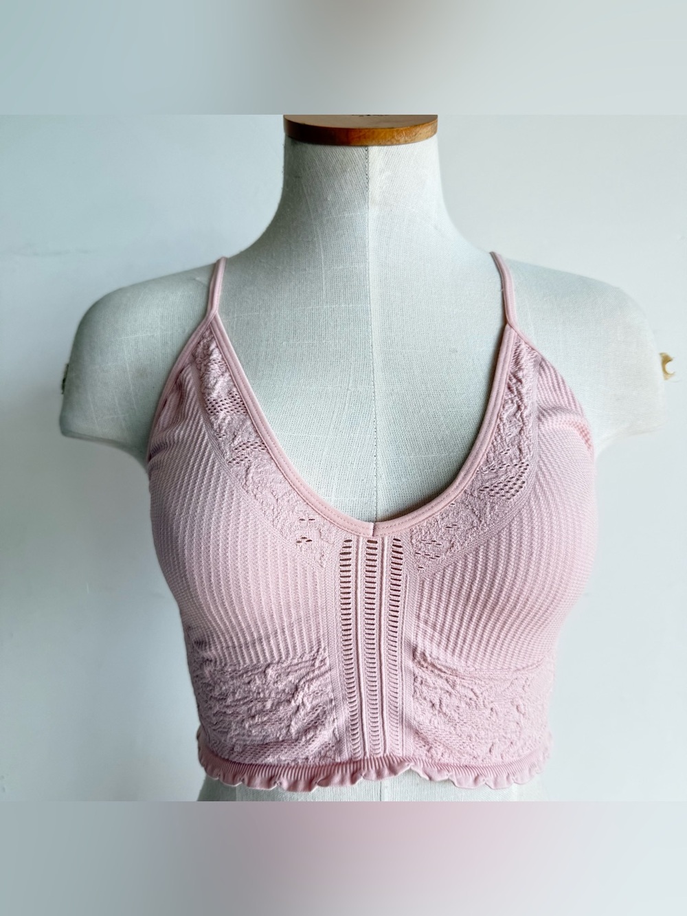 Free People crop top large/ XL Pink Ribbed Lace-Trim sleeveless V neck stretch
